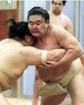 Wakanohana getting ready for spring sumo tourney